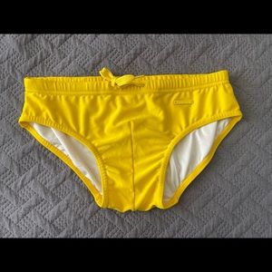 Aronik Yellow Brief